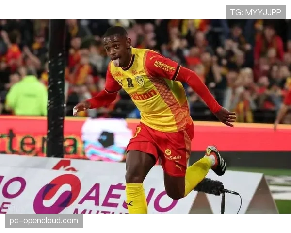 欧塞尔主力后腰因累计黄牌停赛,中场拦截能力面临考验 欧塞尔主力后腰因累计黄牌停赛,中场拦截能力面临考验